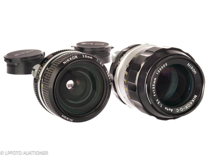 Lot with two Nikon lenses