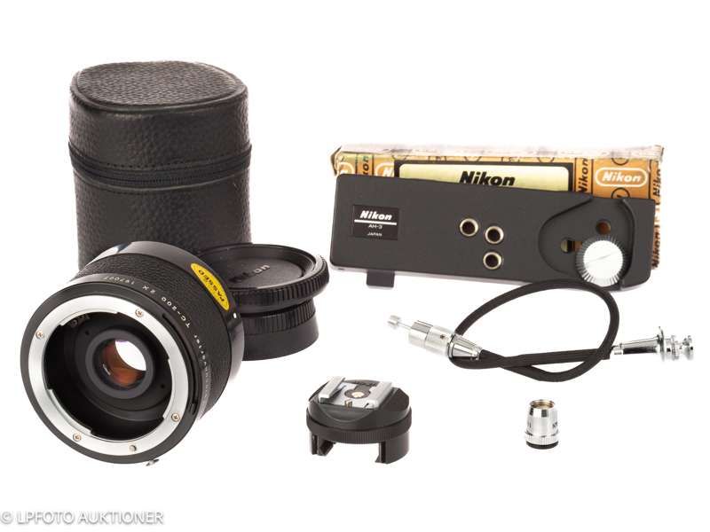 Lot with Nikon accessories