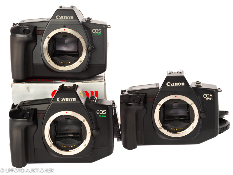 Lot with three Canon Cameras