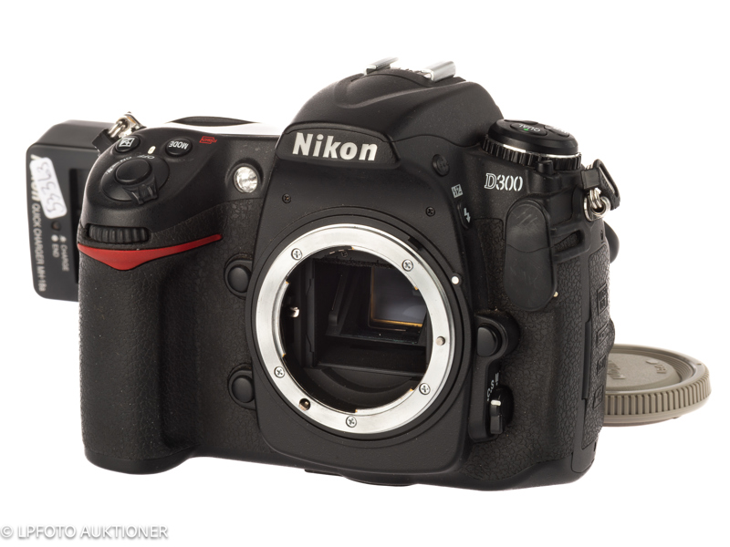 exp Nikon D300 No.4052281