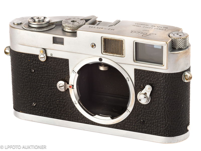 Leica M2 No.975698