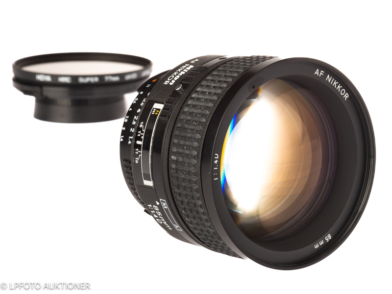 AF Nikkor 1.4/85mm D No.221225