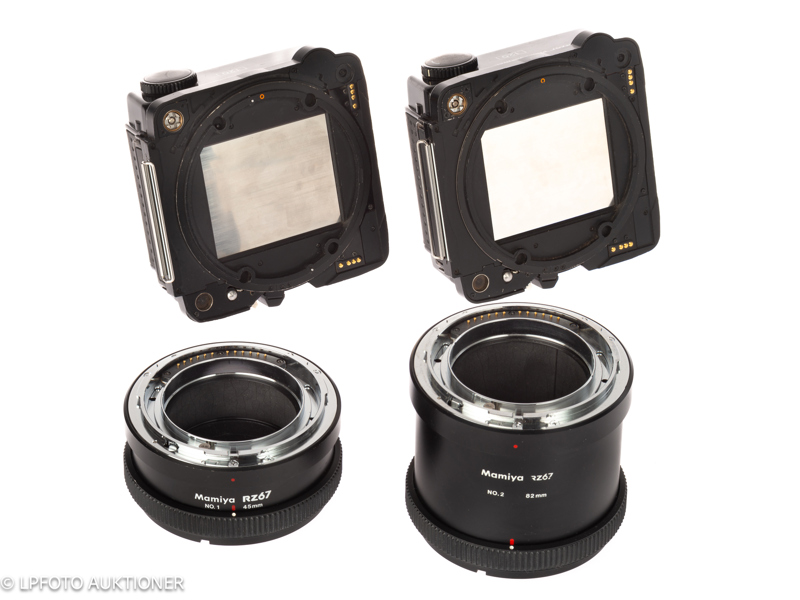 Lot with Mamiya RZ67 accessories