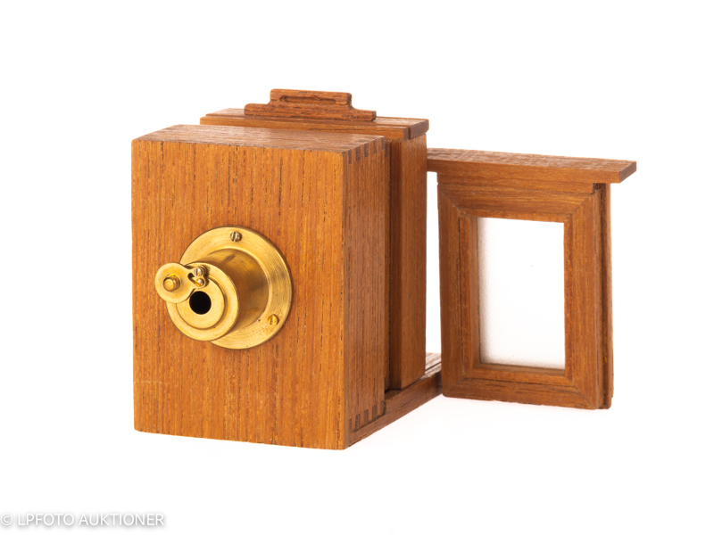 Miniature Replica of Daguerreotype Camera No.2