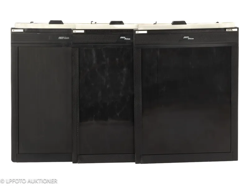 Lot with three 8x10in double cut film holders