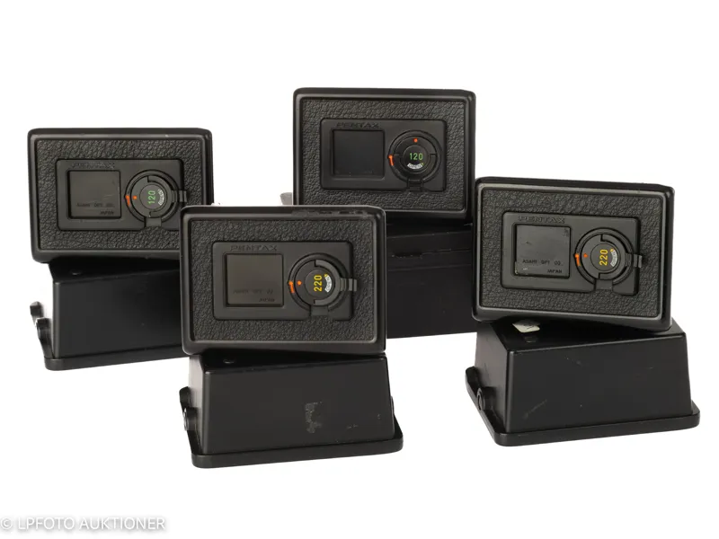 Lot with 4 Pentax 645 film cassettes